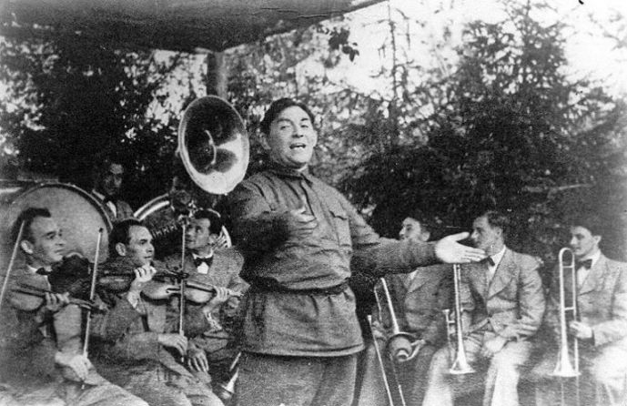 Леонид Утесов вместе со своим джазом