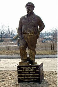 Памятник Макарычу-Смирнову в Харькове